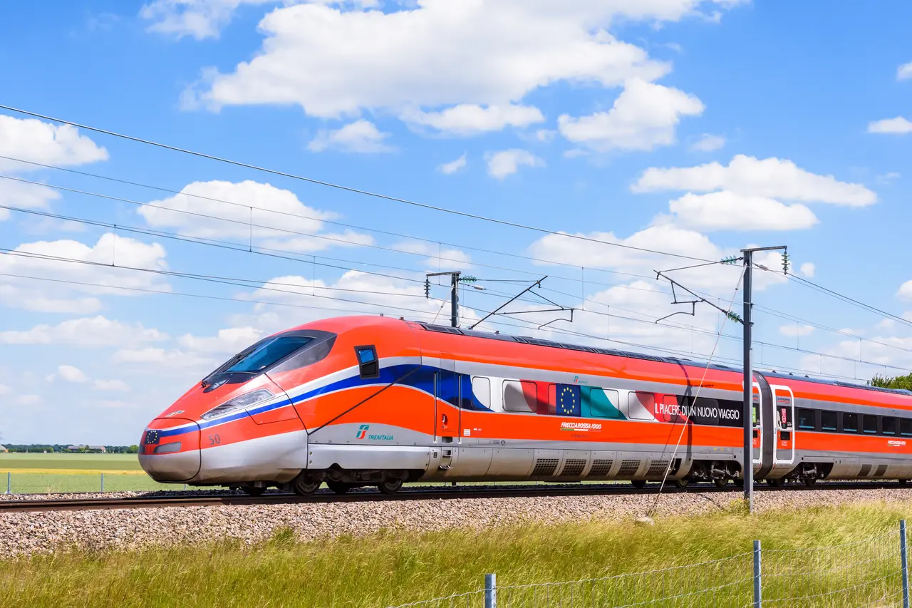 Train Rai Mind the gap! Europe’s Rail Operators: a Comparative Ranking | T&E